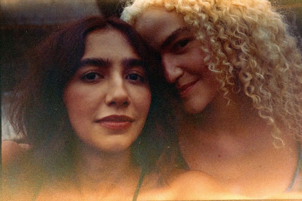 Dupla Anavitória lança em dezembro o primeiro álbum em quase quatro anos