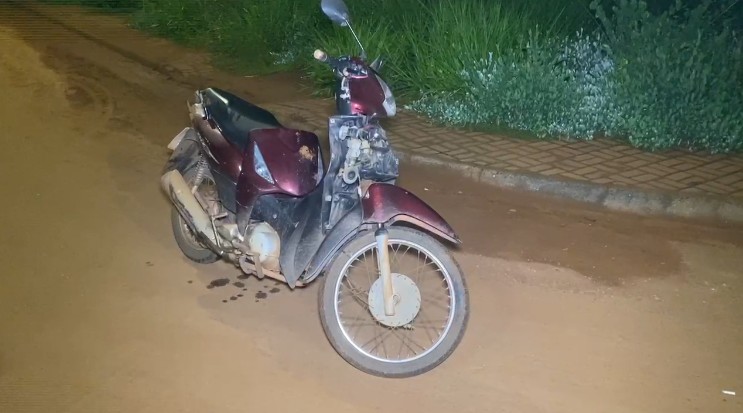 Adolescente de 15 anos morre e pai fica ferido após acidente com moto