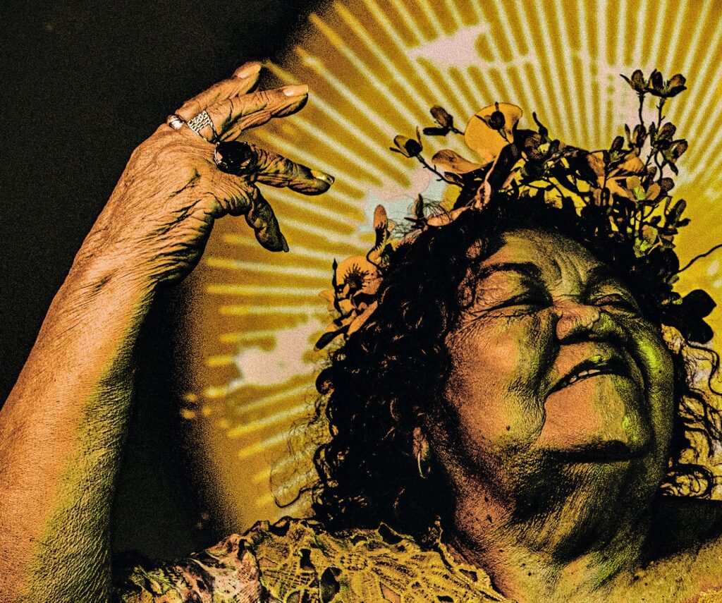 Dona Onete segue aos 85 anos como lenda viva da Amazônia em single solo e em feat com o cantor paraense Aqno