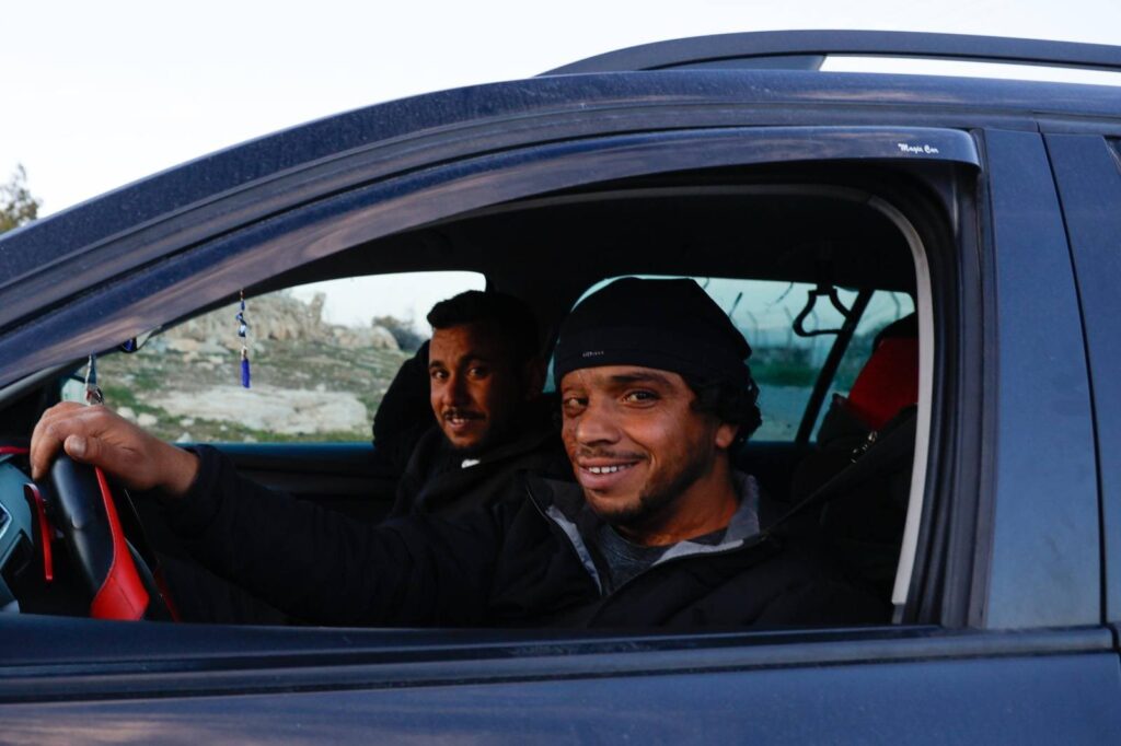 Colono israelense mata palestino que participou de documentário vencedor do Oscar sobre a Cisjordânia, diz cineasta