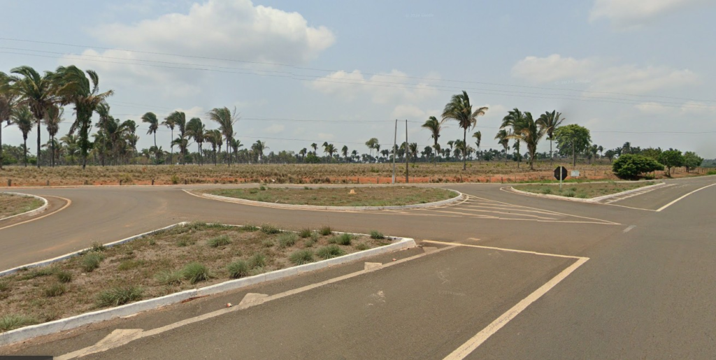 Homem morre após acidente entre moto e caminhão-trator na BR-230