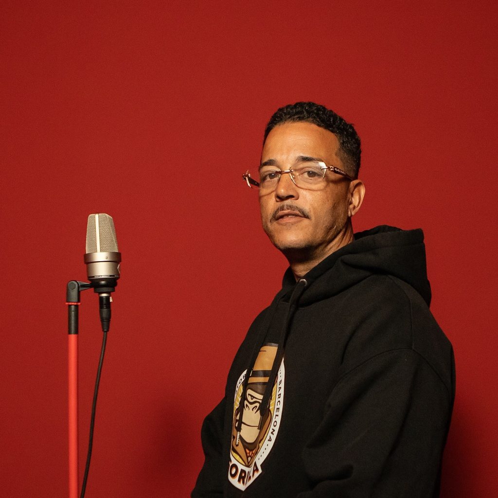 Voz resiliente do rap, Akira Presidente contabiliza vitórias e derrotas entre o boombap e o trap do álbum ‘Big fa7her’