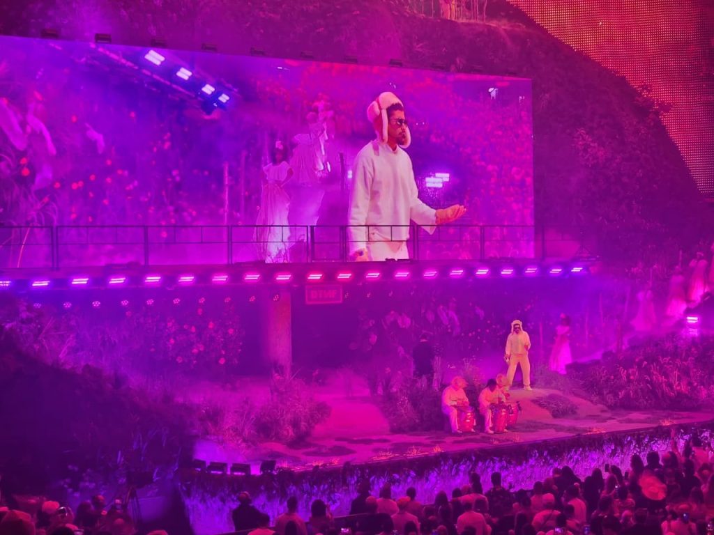 Como Bad Bunny injeta milhões na economia de Porto Rico levando fãs do mundo todo à ilha
