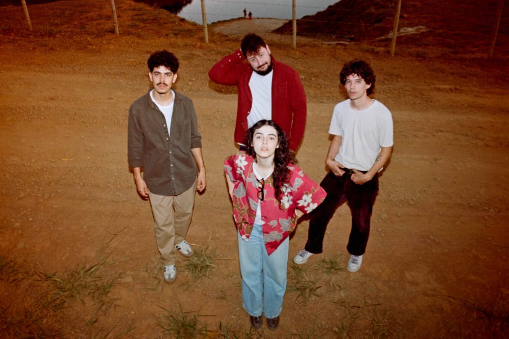 Banda Varanda estreia no Lolla com vocalista influencer famosa por receitas de ‘gororobas’