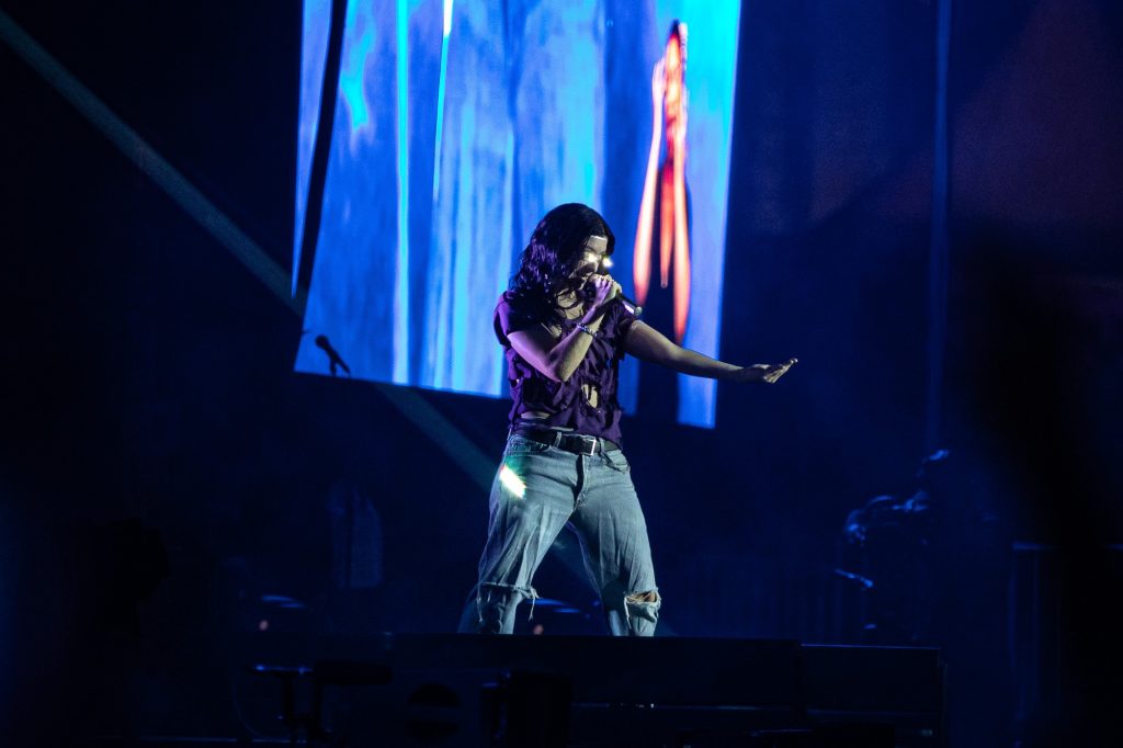 Lollapalooza 2026 tem 3º dia com público dividido, Tyler, the Creator divertido e Lorde visceral
