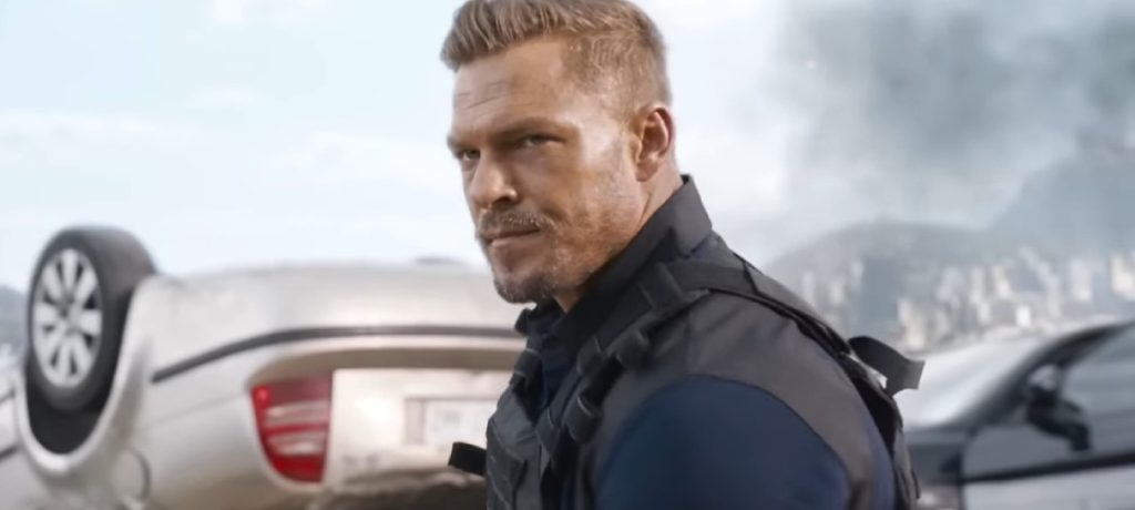 Alan Ritchson agiu em legitima defesa em briga com vizinho, diz polícia