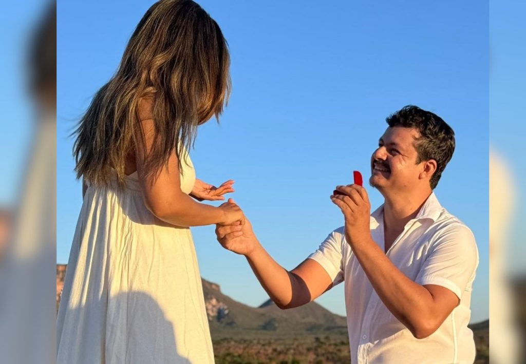 Casal fica noivo nas Dunas do Jalapão após pedido surpresa: ‘Amada em voz alta’
