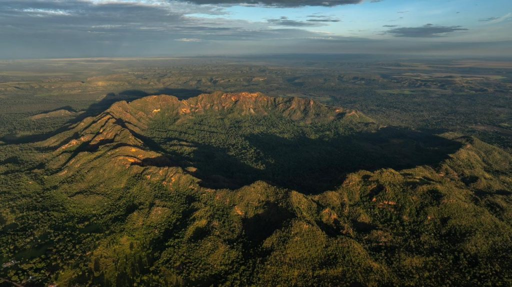 Meteorito, energia e uma cratera gigante: entenda como surgiu a Serra da Cangalha no TO